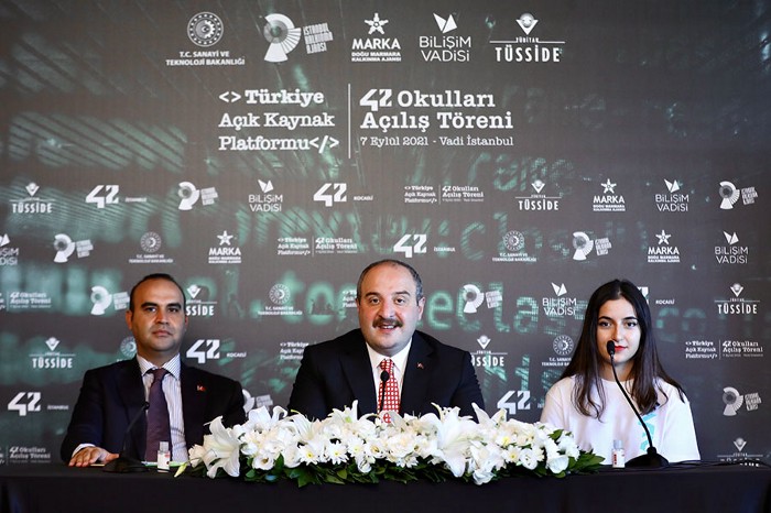 Türkiye’nin yetkin yazılımcı ordusu 42 Okulları’nda yetişecek